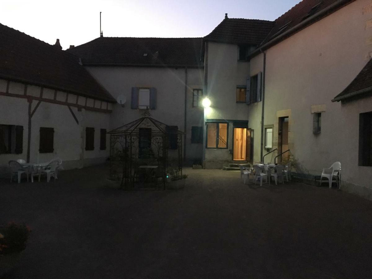 Charmant T2 Rdc Dans Residence Avec Parc Arbore Saint-Pierre-le-Moutier Экстерьер фото